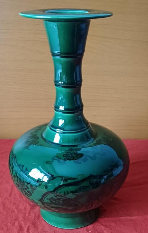 乾隆年制《孔雀绿釉赏瓶》-嘉城艺术交易平台