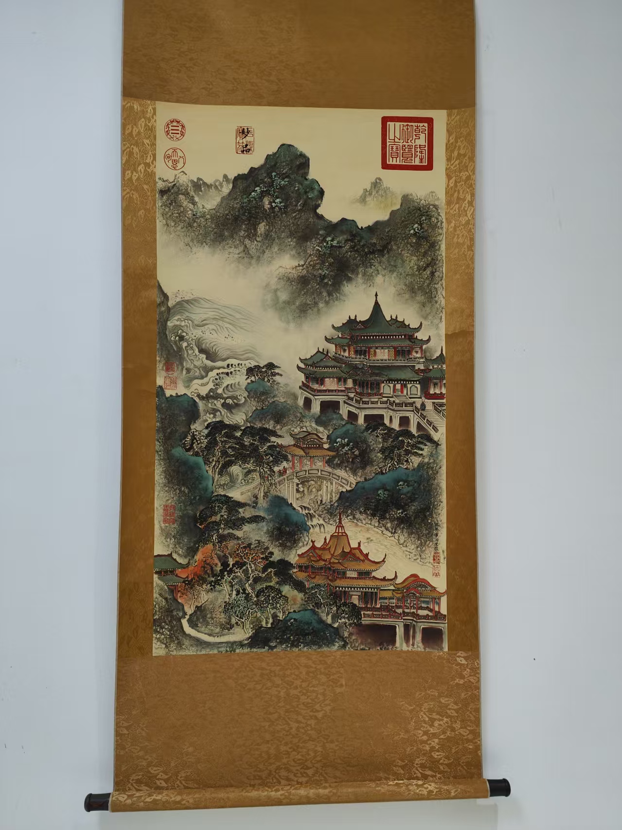 仇英《蕞峰玉宇》-嘉城艺术交易平台