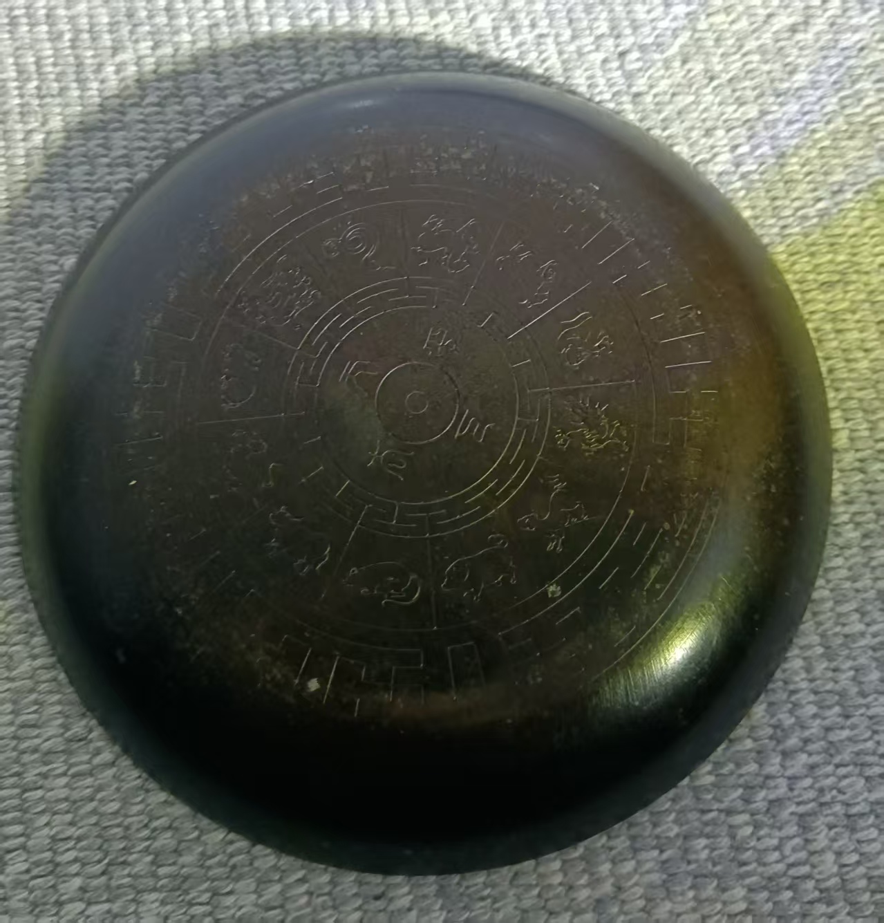 铜胎掐丝珐琅牡丹纹赏盘