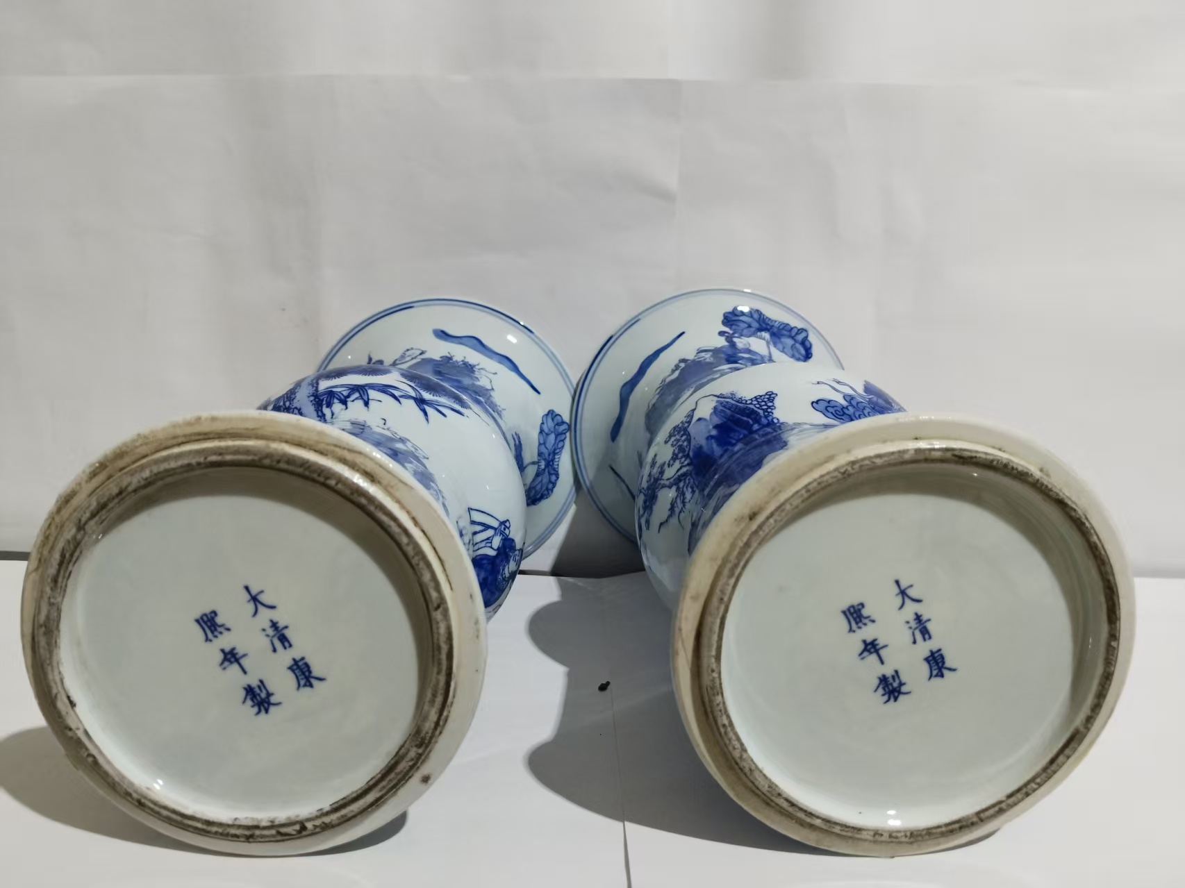 康熙年制《青花人物八仙花觚》一对