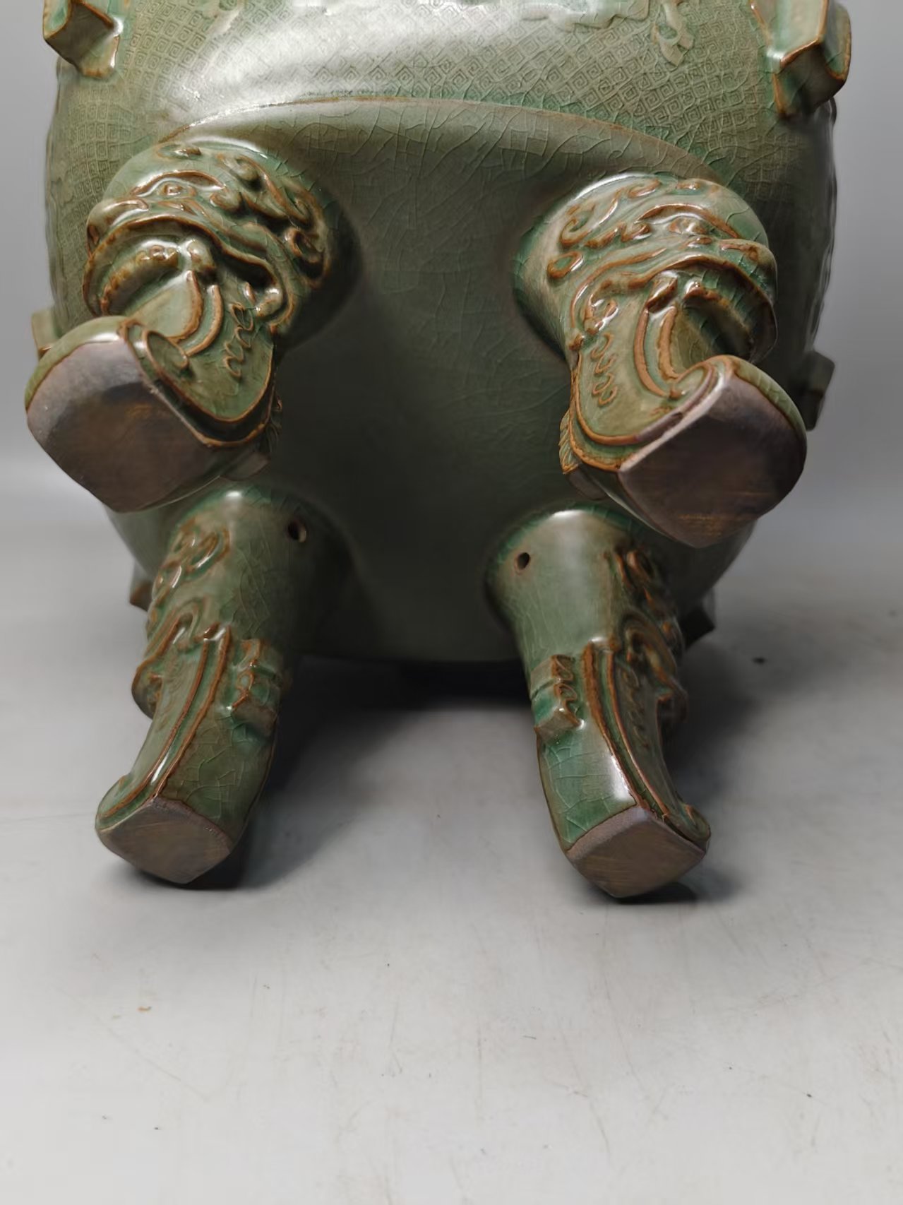 宋溪口官窑《三足双耳香薰》