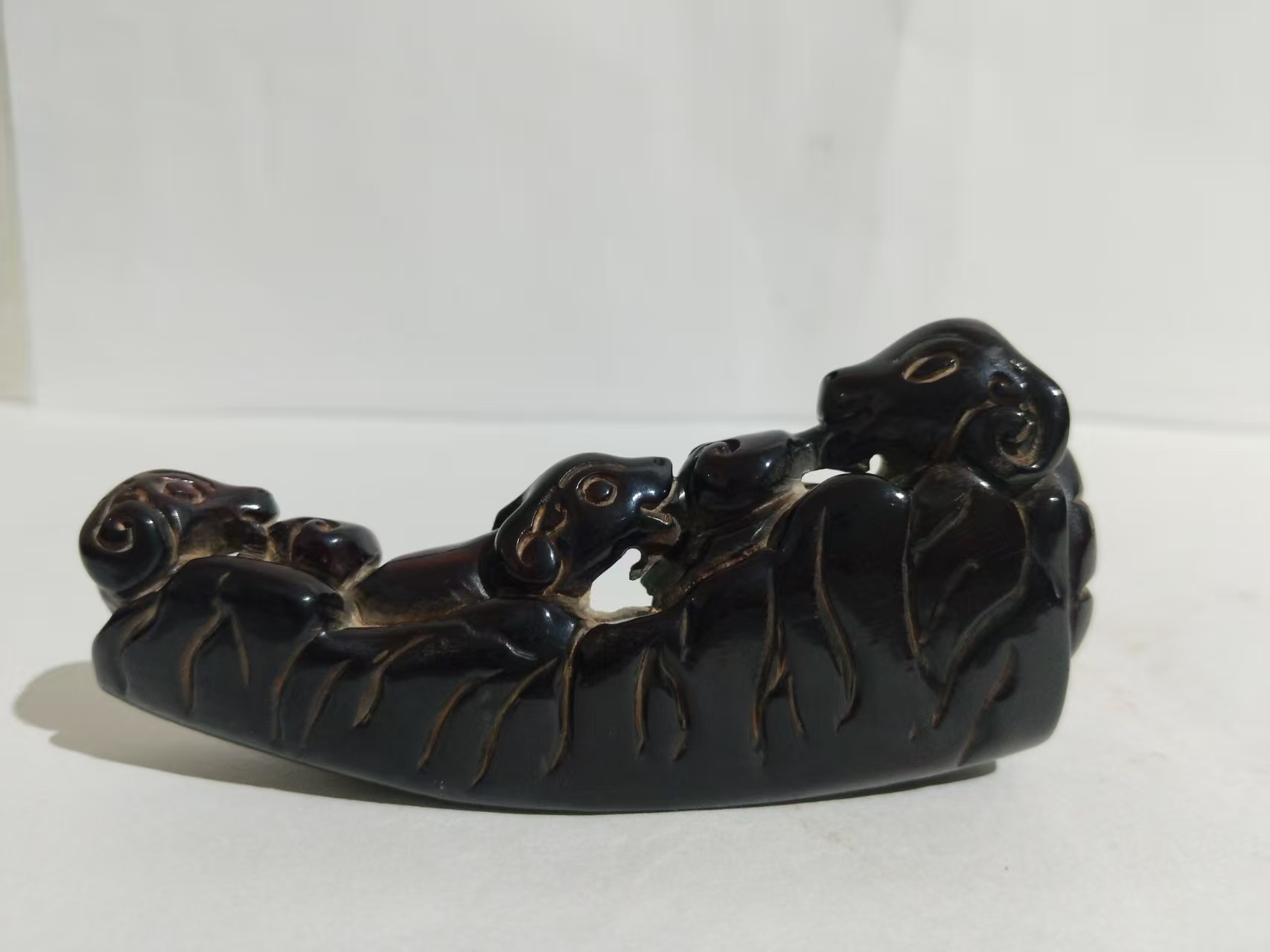 角雕《三羊开泰笔山》