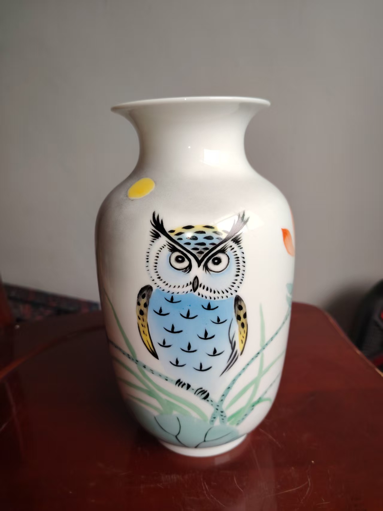 粉彩猫头鹰纹灯笼瓶-嘉城艺术交易平台