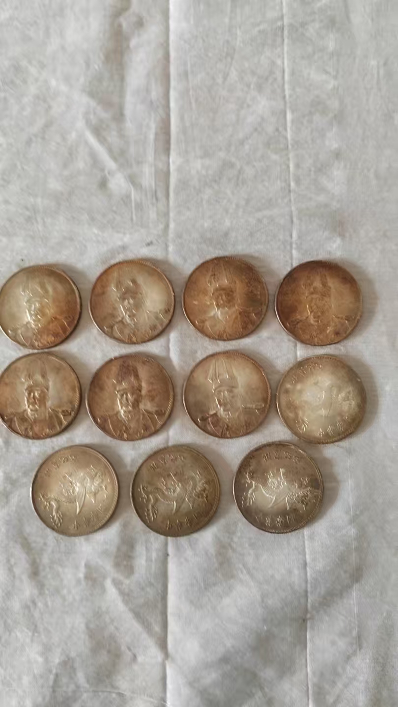 洪宪纪元，高帽飞龙黄油砂错版