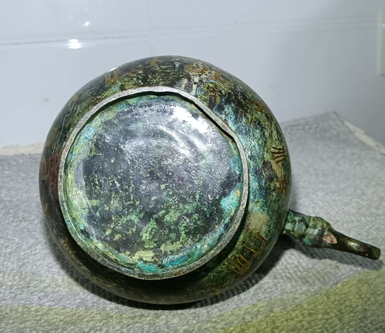 错金青铜鸡首壶（汉）