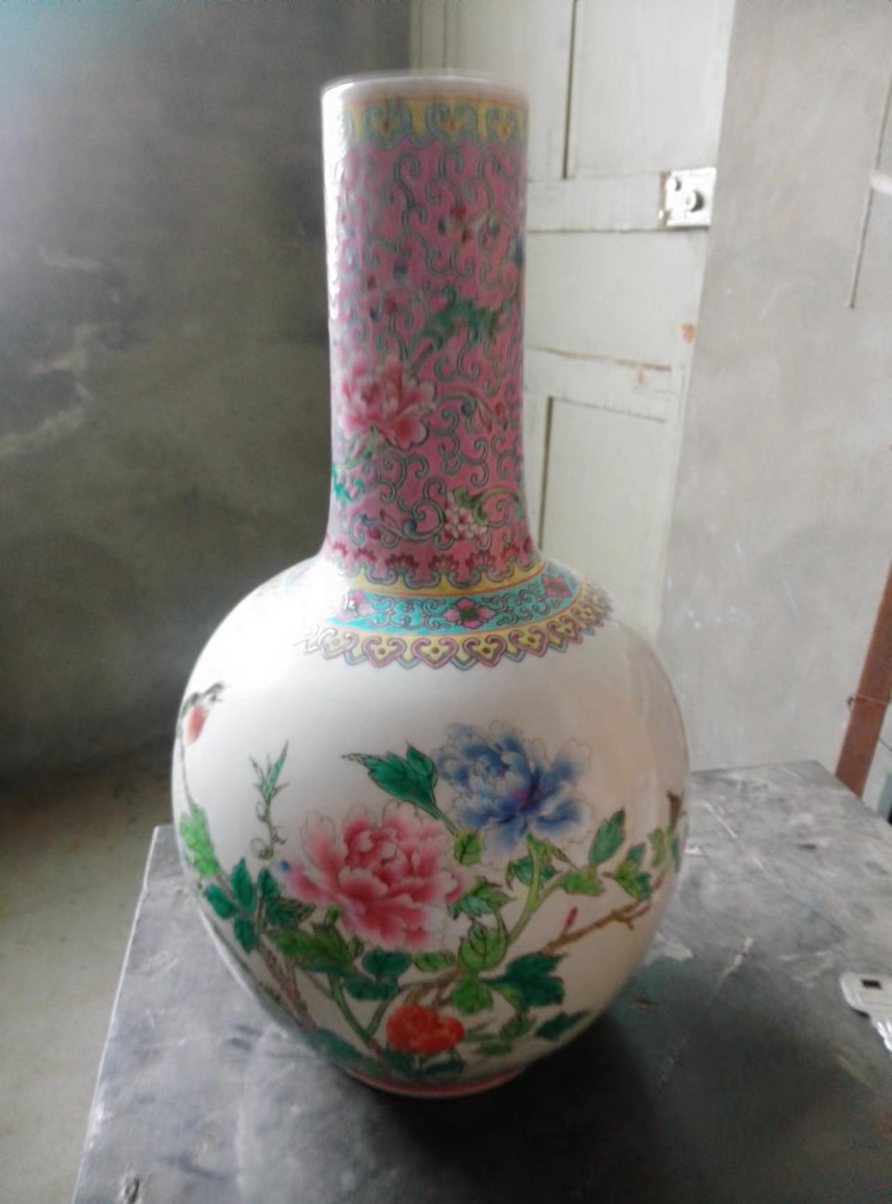 乾隆年制《粉彩花鸟天球瓶》-嘉城艺术交易平台