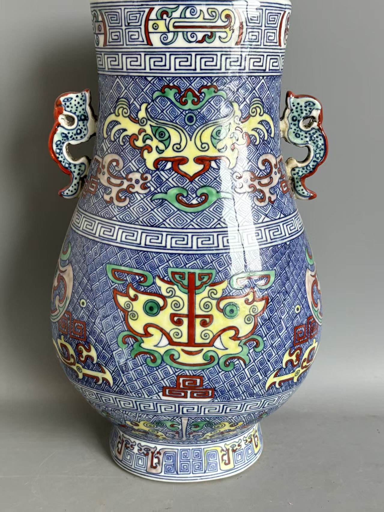 乾隆年制《五彩兽面琵琶尊》-嘉城艺术交易平台