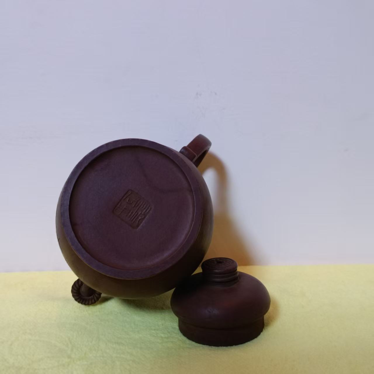 沈君用《紫砂壶》