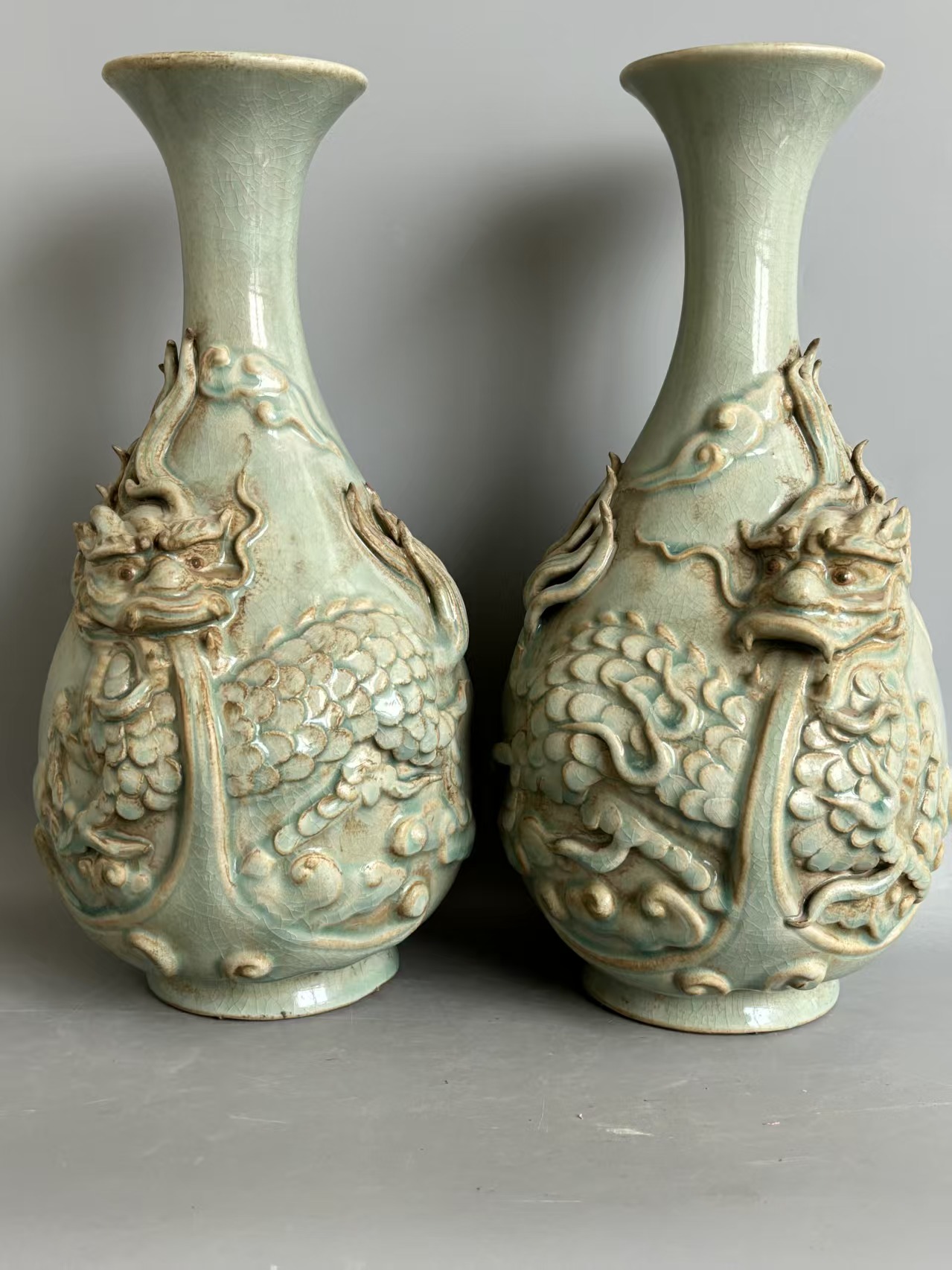 大宋汝窑《青釉堆塑龙纹玉壶春瓶》青龙寺御制-嘉城艺术交易平台