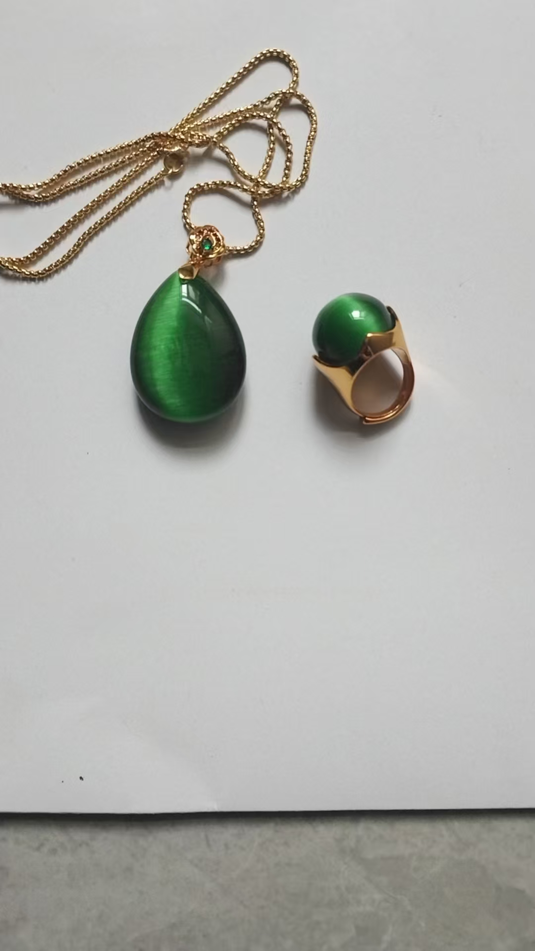 翠绿《猫眼吊坠、戒指》-嘉城艺术交易平台