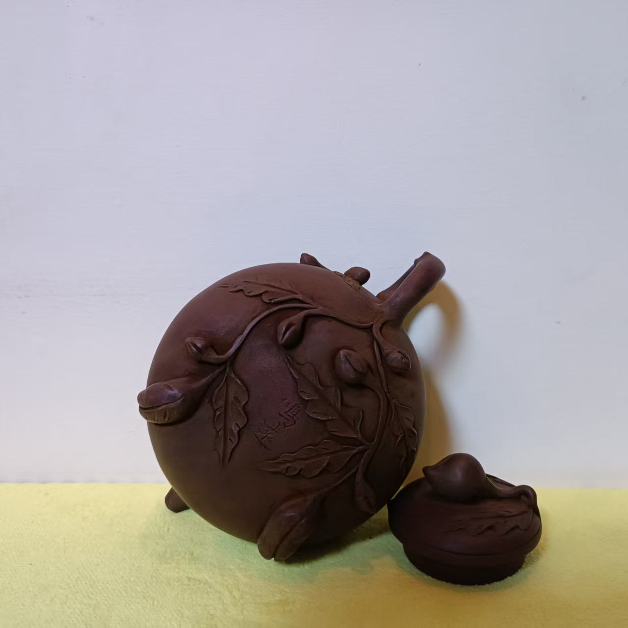 陈鸣远《紫砂壶》