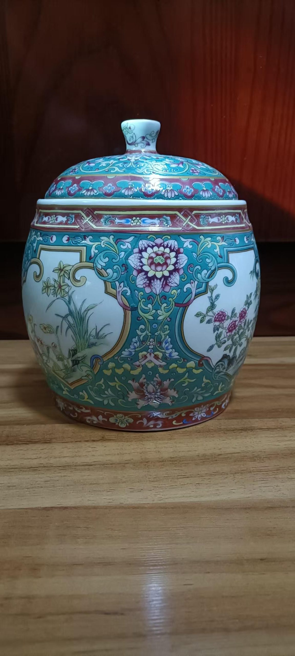 乾隆年制《珐琅粉彩盖罐》（四面窗）-嘉城艺术交易平台