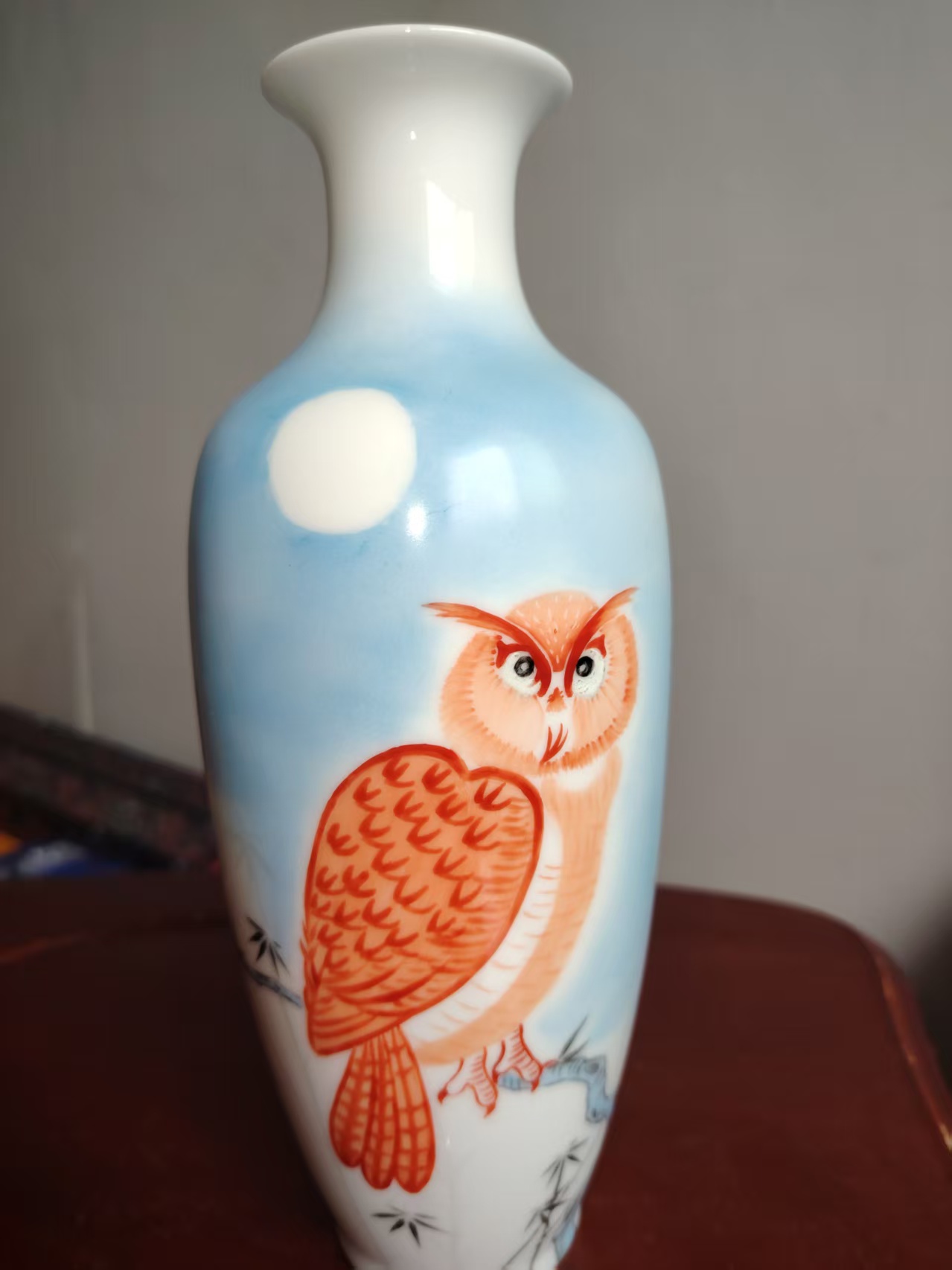 粉彩猫头鹰柳叶瓶-嘉城艺术交易平台