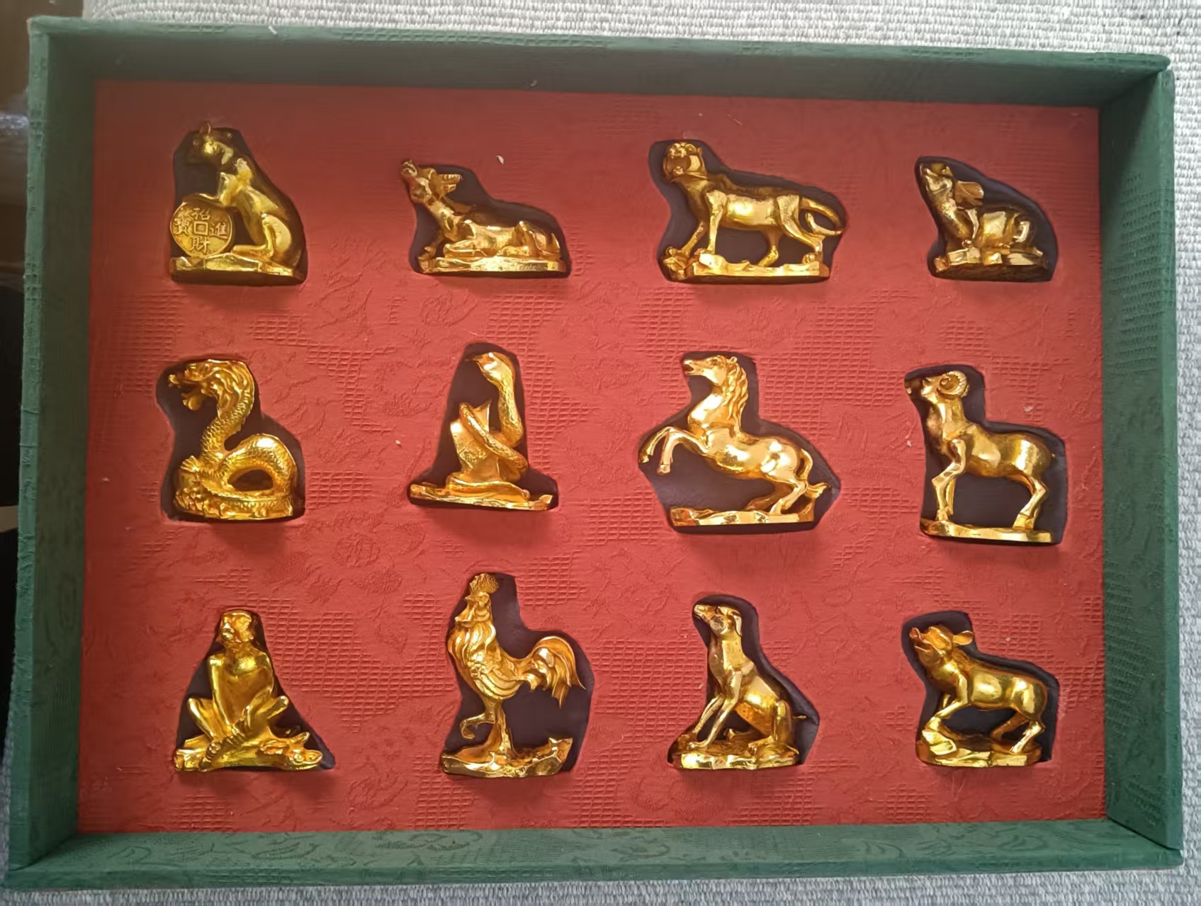 鎏金全套生肖摆件-嘉城艺术交易平台