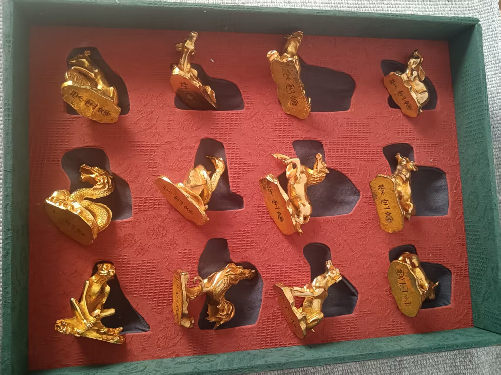 鎏金全套生肖摆件