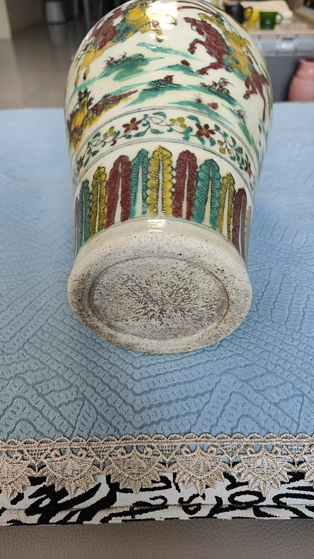 泰昌年制《五彩刀马人物梅瓶》