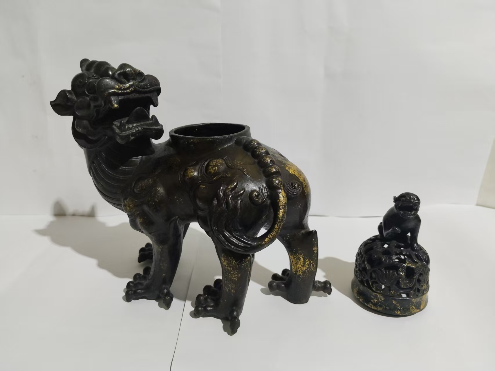 清《麒麟铜熏炉》