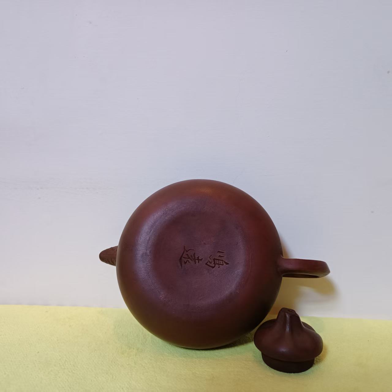 陈鸣远《紫砂壶》