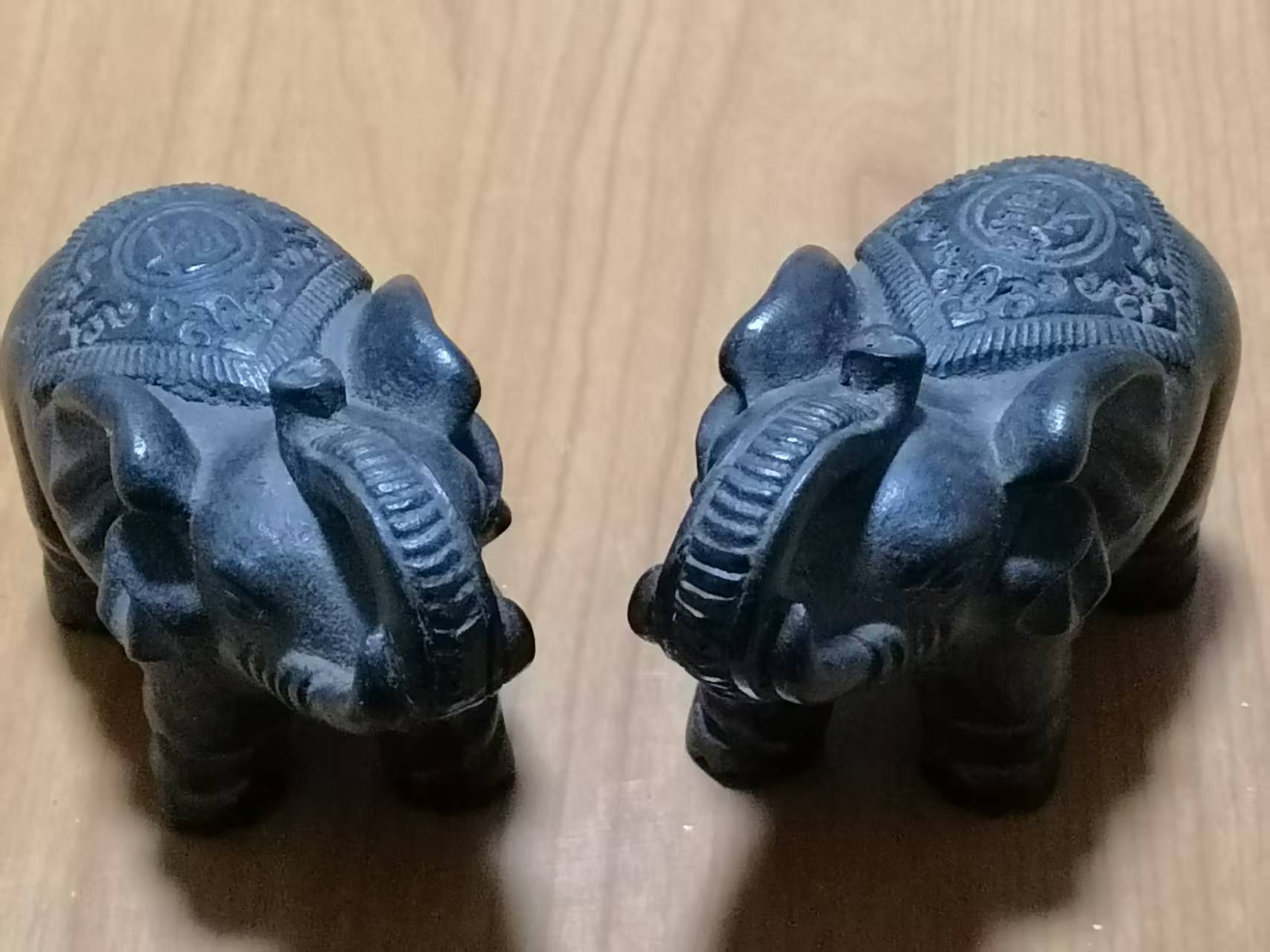 紫檀《吉祥》一对-嘉城艺术交易平台