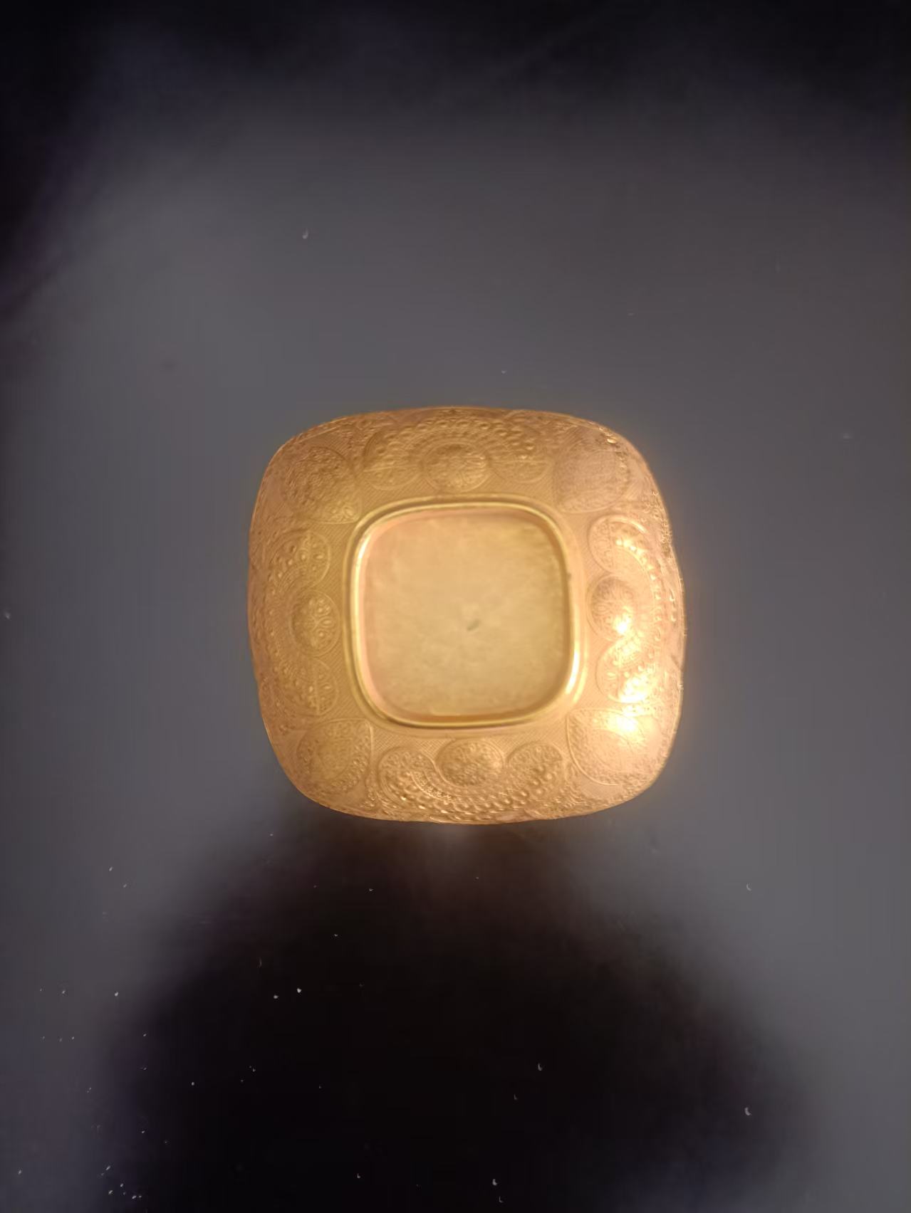 铜鎏金菱口方盘