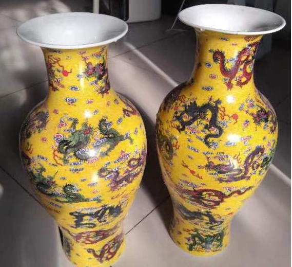 雍正年制《黄釉五彩龙纹盘口瓶》一对-嘉城艺术交易平台