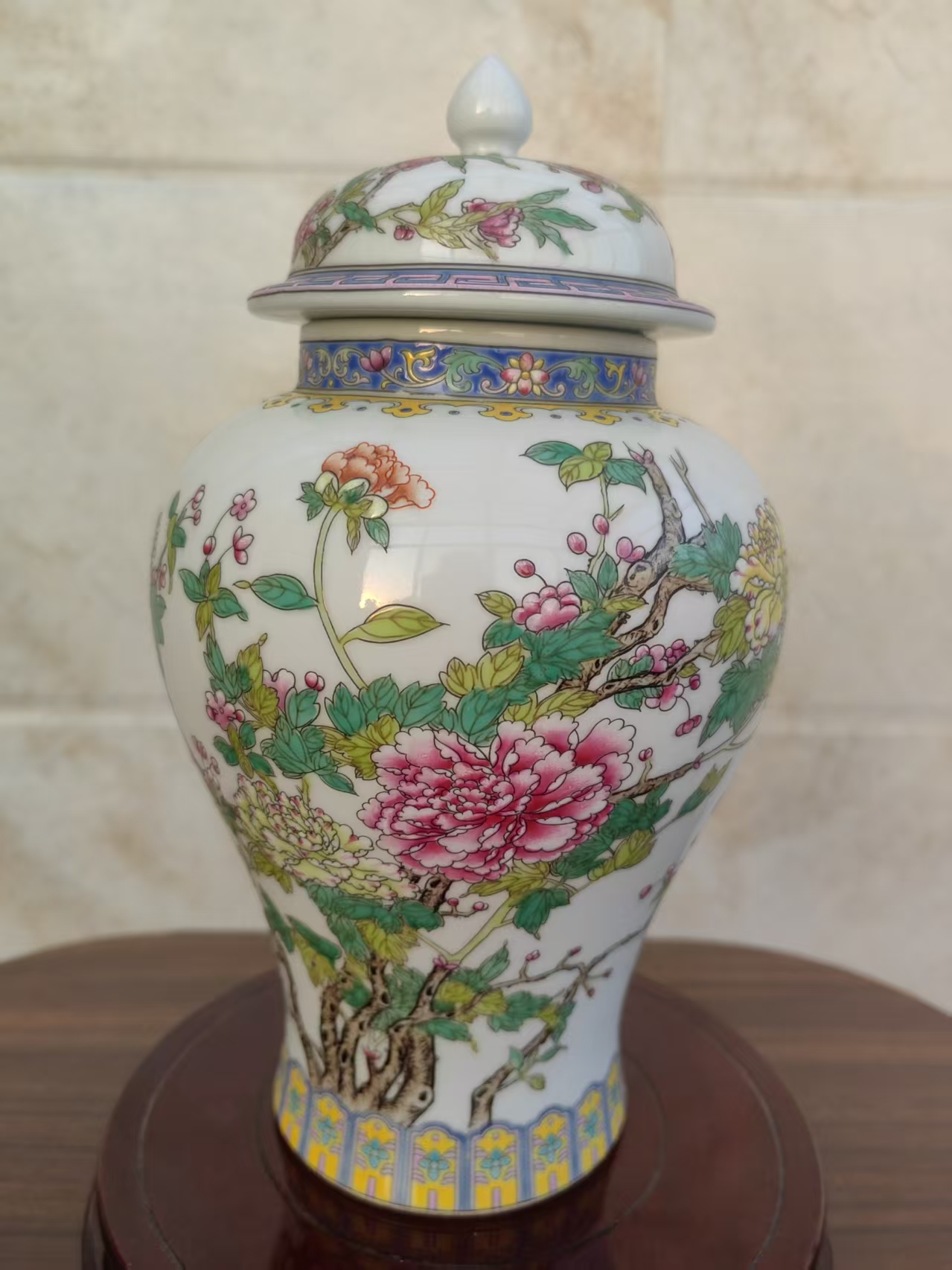 乾隆年制《珐琅彩花卉纹将军罐》-嘉城艺术交易平台