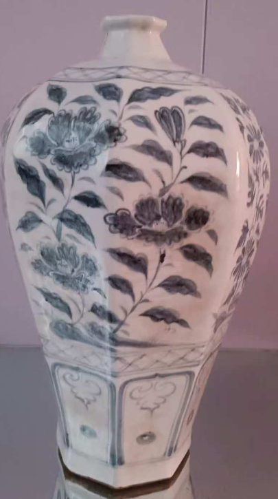 明《青花缠枝牡丹八棱梅瓶》-嘉城艺术交易平台