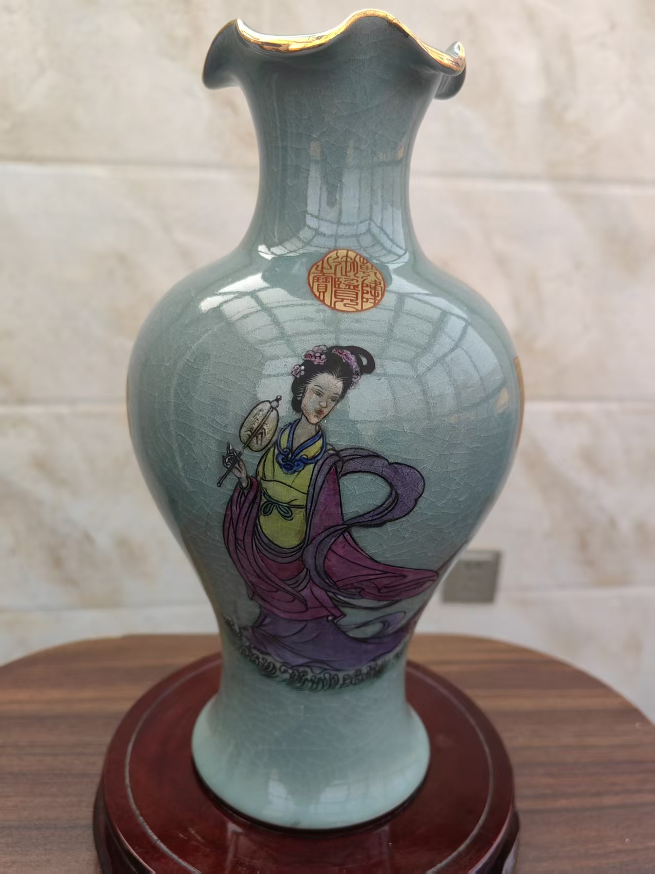 哥釉粉彩仕女纹花口瓶-嘉城艺术交易平台