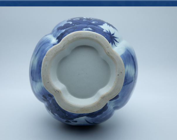 青花岁寒三友双耳撇口瓶