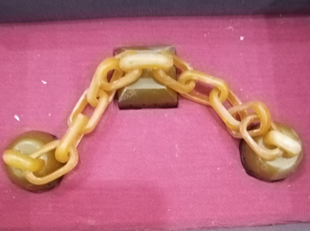 田黄《链雕三联章》-嘉城艺术交易平台