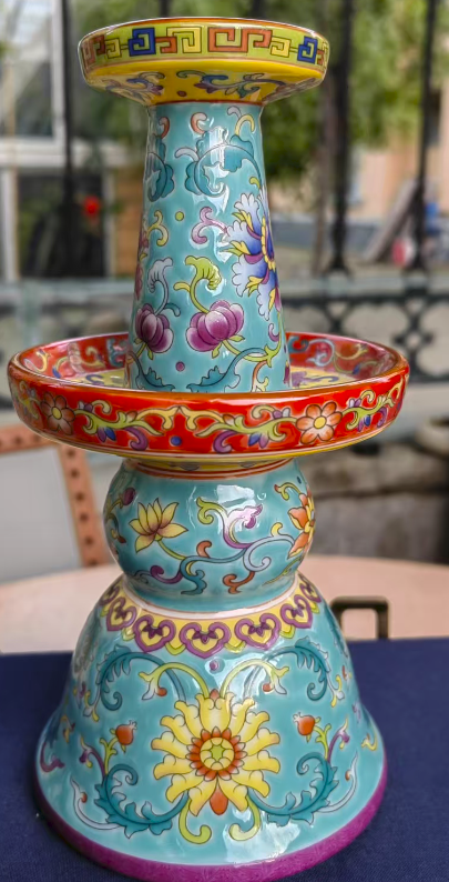 乾隆年制《松石绿地粉彩缠枝花卉纹烛台》-嘉城艺术交易平台