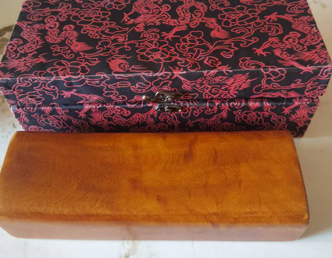 金丝南木枕头-嘉城艺术交易平台