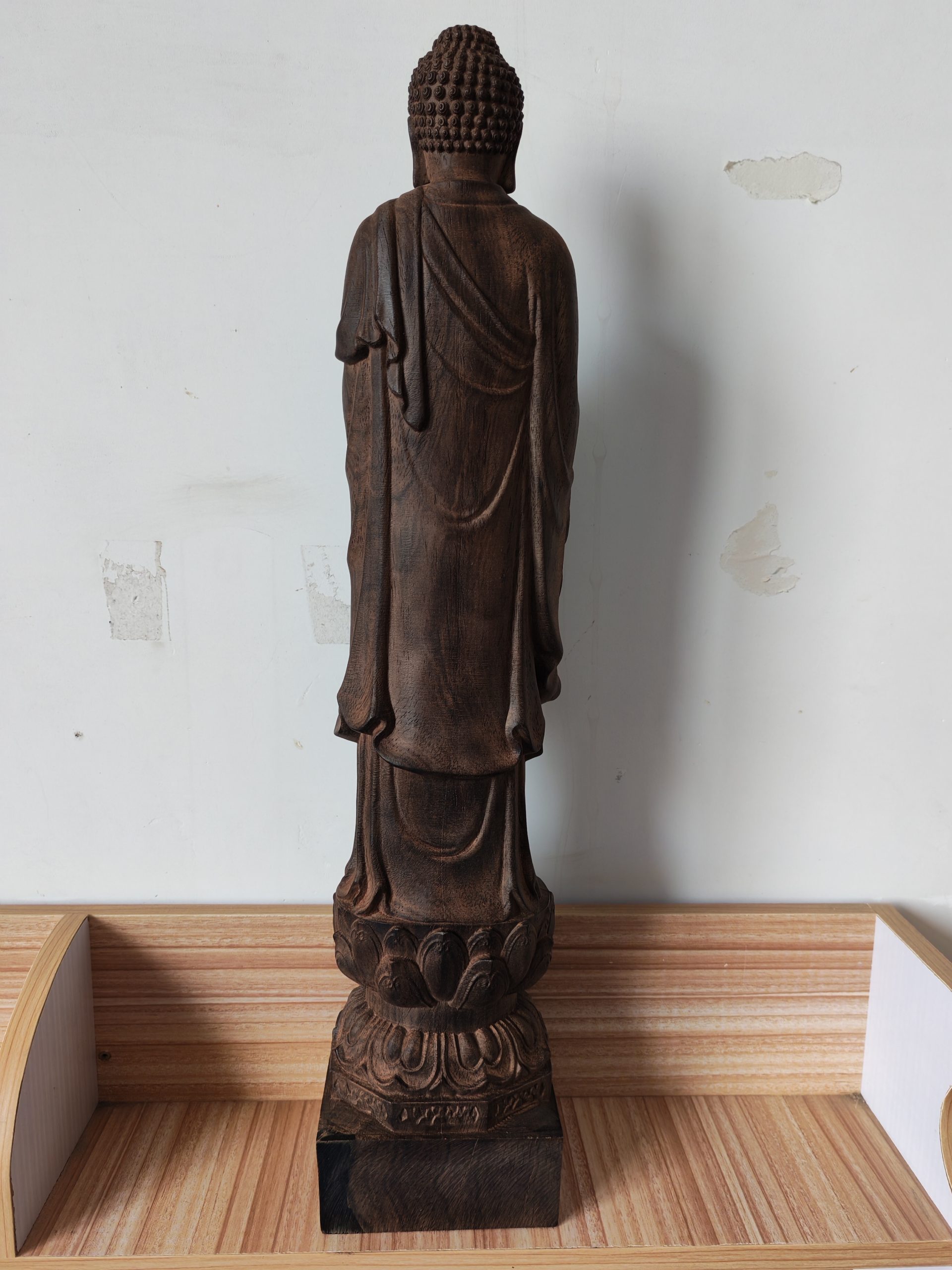 芽庄沉香木《佛像镶嵌乾隆通宝》