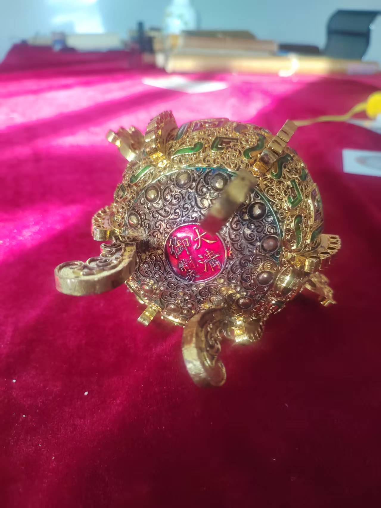 大清御制《铜鎏金掐丝珐琅双龙耳三足香炉》