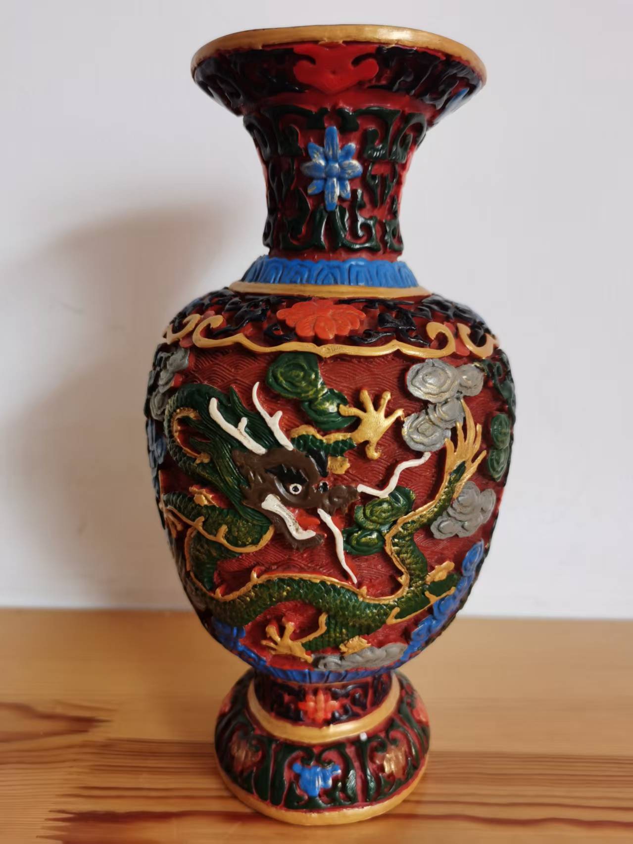 乾隆年制《雕漆彩龙瓶》-嘉城艺术交易平台