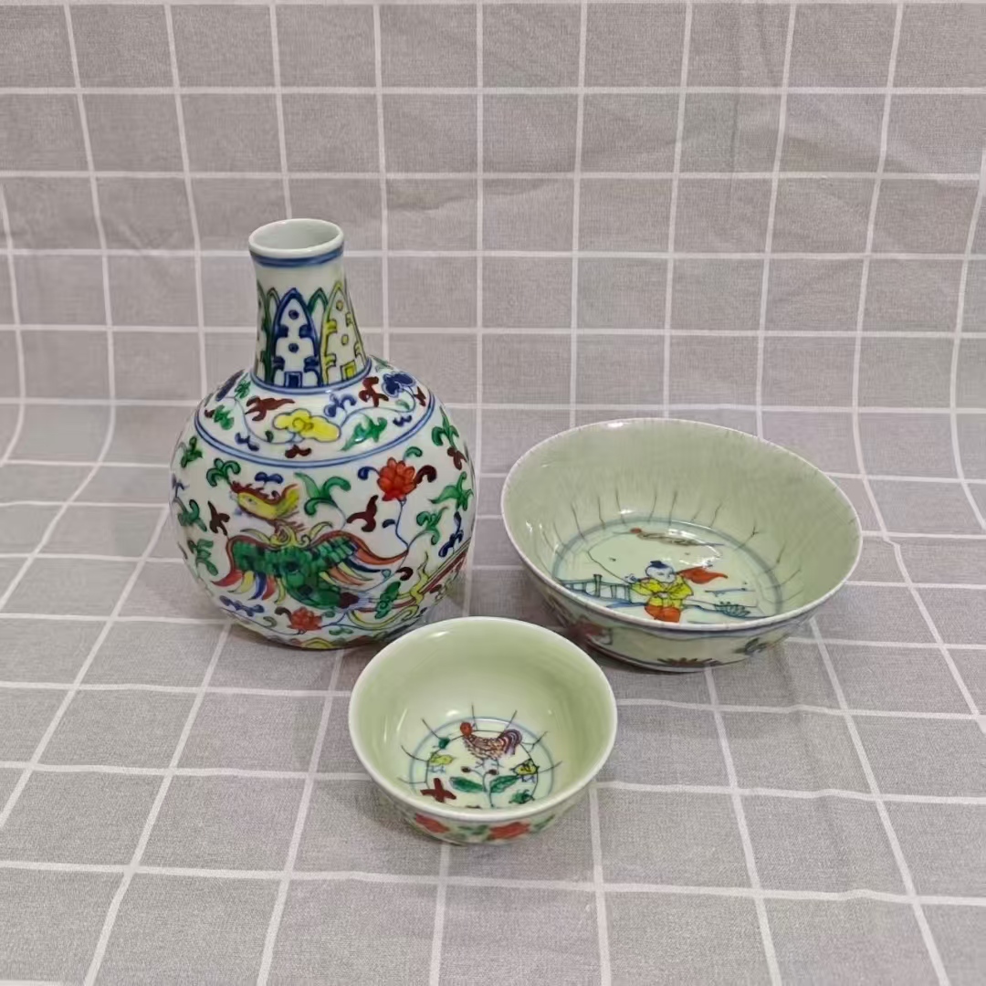 成化年制《斗彩龙凤纹天球瓶、婴戏纹碗、斗彩鸡缸杯》-嘉城艺术交易平台