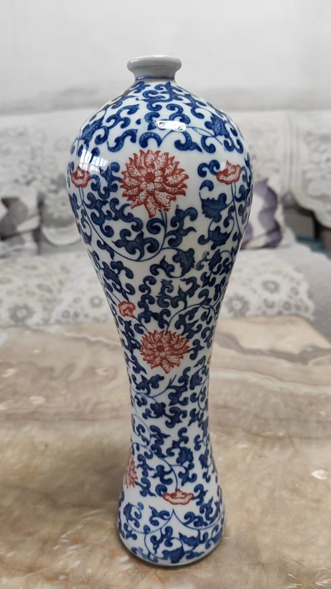 乾隆年制《青花釉里红缠枝莲美人瓶》-嘉城艺术交易平台