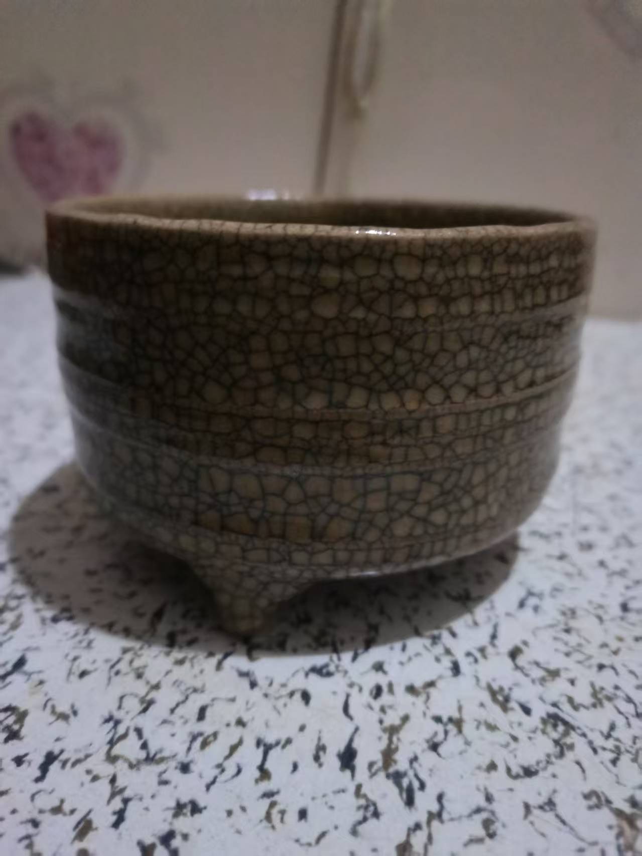 哥窑《三足弦纹樽》-嘉城艺术交易平台