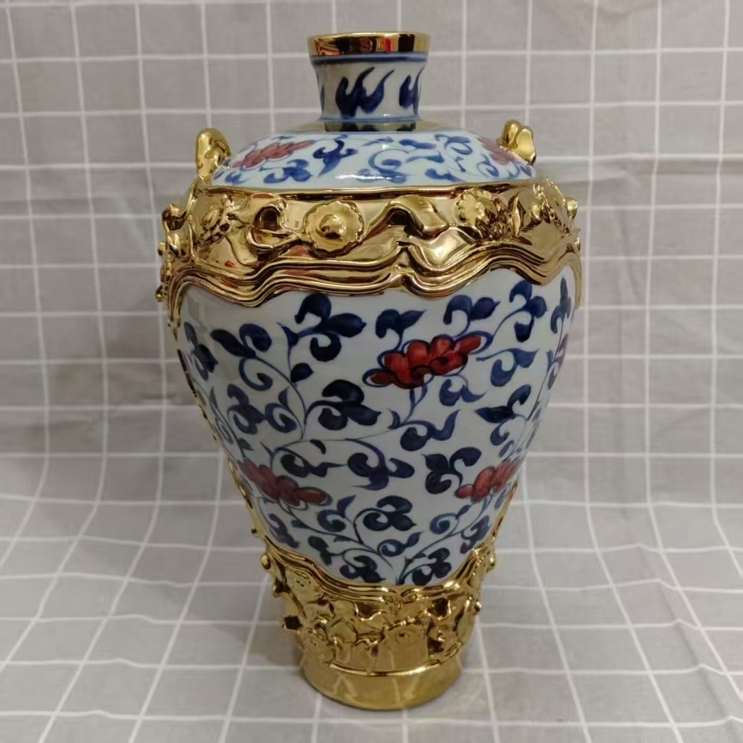 白浒孤窑《青花釉里红缠枝花卉纹包金梅瓶》-嘉城艺术交易平台