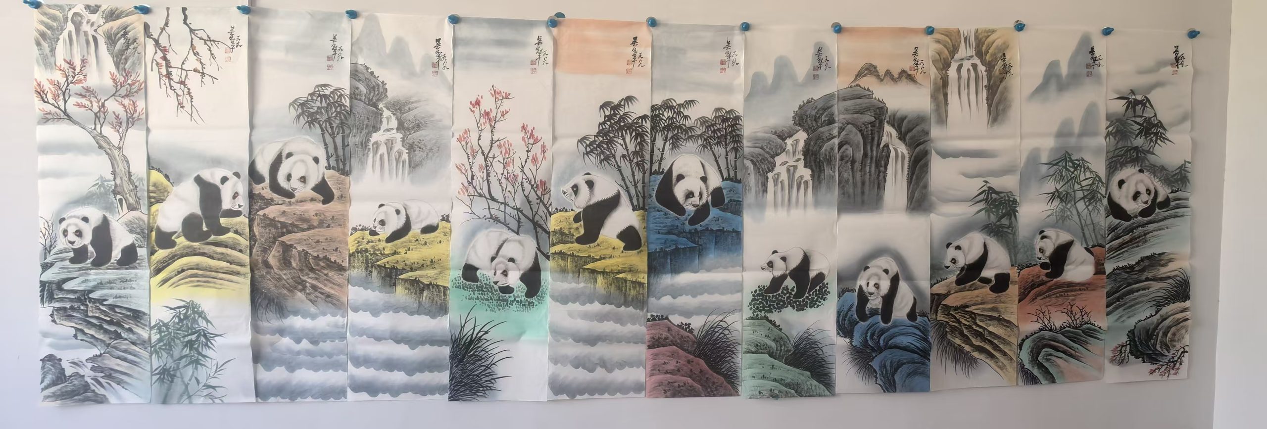 吴冠中《熊猫》十二条屏-嘉城艺术交易平台