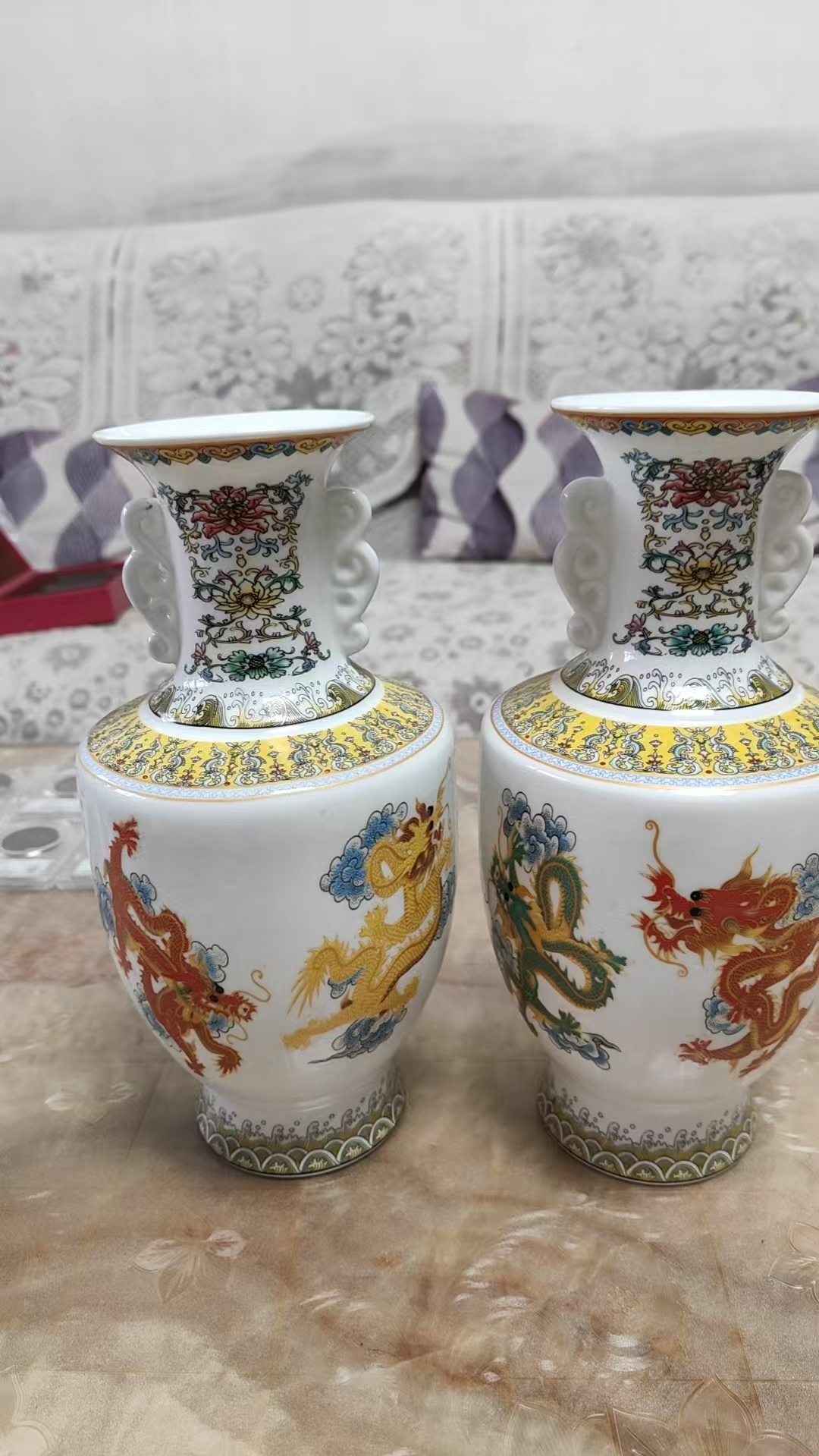 景德镇制《珐琅彩五龙双耳瓶》一对-嘉城艺术交易平台