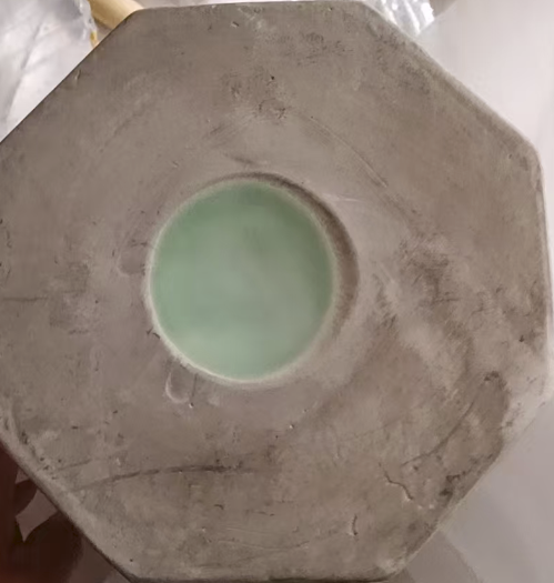 青釉描金九龙地动仪摆件