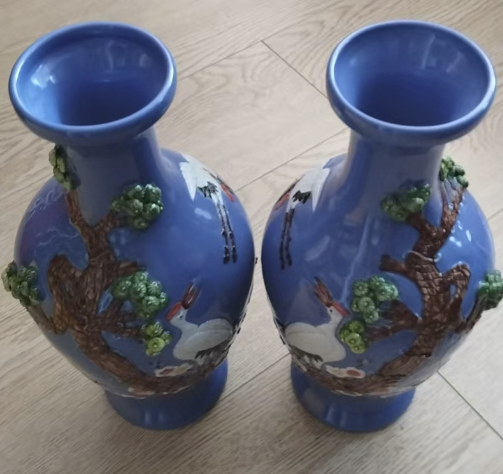 乾隆年制《瓷雕五彩松鹤延年盘口瓶》一对-嘉城艺术交易平台