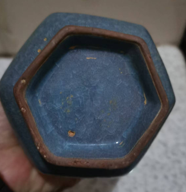 窑变釉六角胆瓶