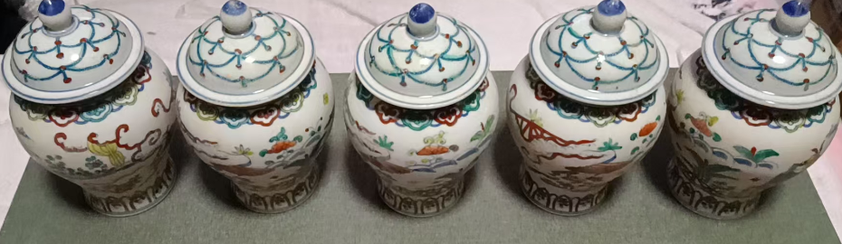 成化年制《五彩人物纹天字盖罐》（五件一套）-嘉城艺术交易平台