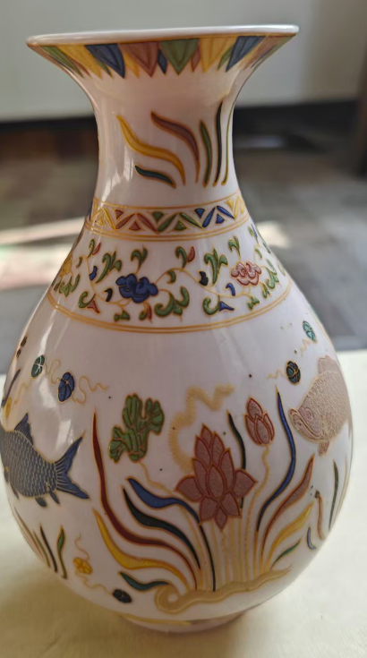 成化年制《五彩鱼藻纹玉壶春瓶》-嘉城艺术交易平台