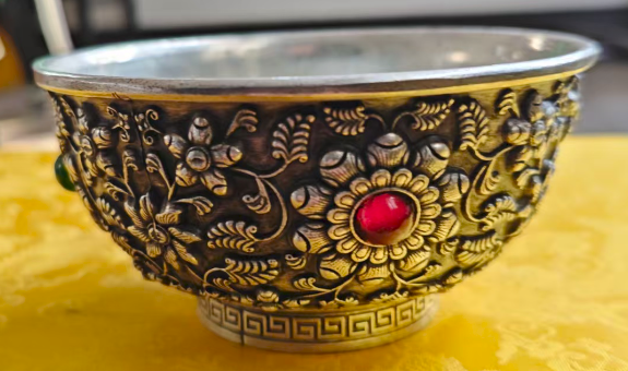 乾隆年制《银胎嵌宝花卉纹碗》-嘉城艺术交易平台