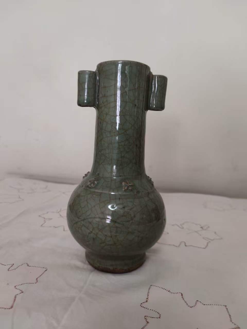 宋龙泉窑《青釉贯耳瓶》-嘉城艺术交易平台