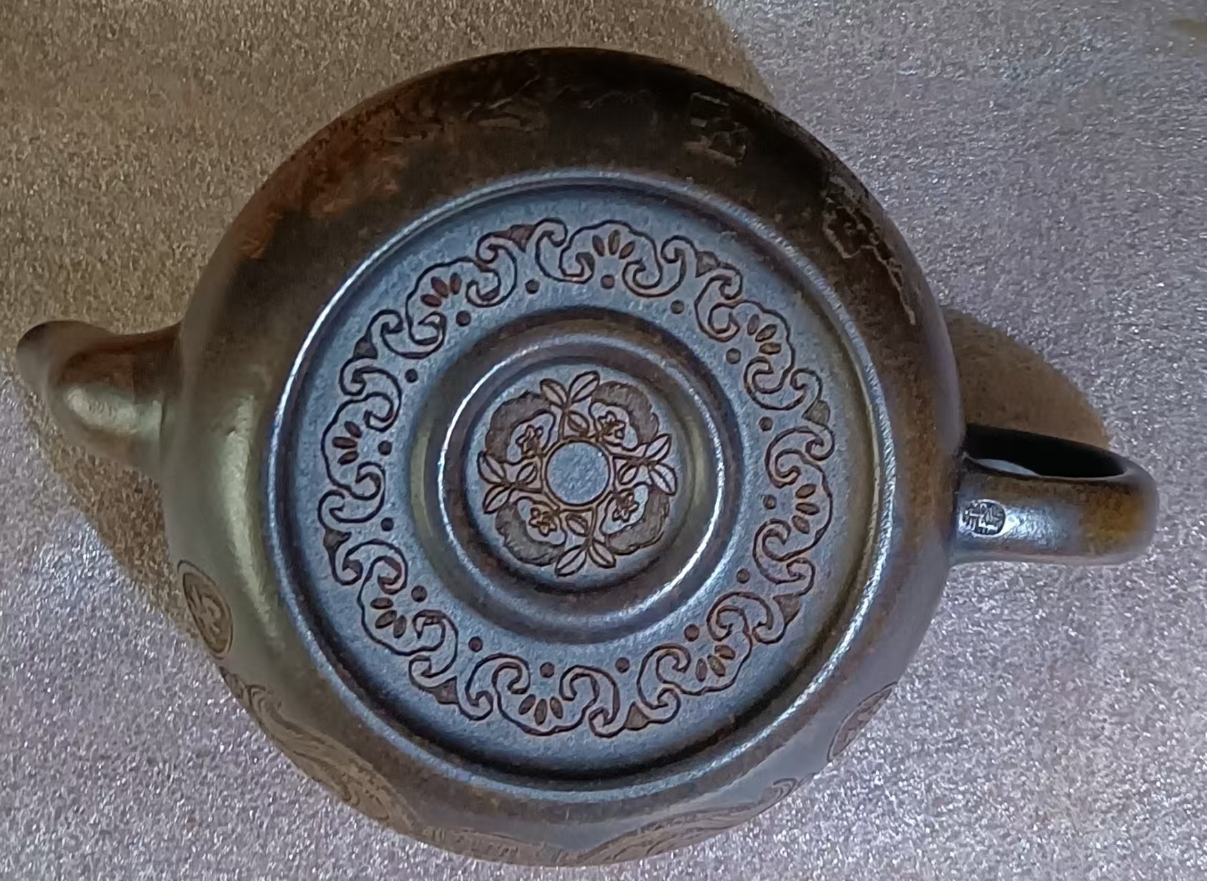 清代《旭帽壶》