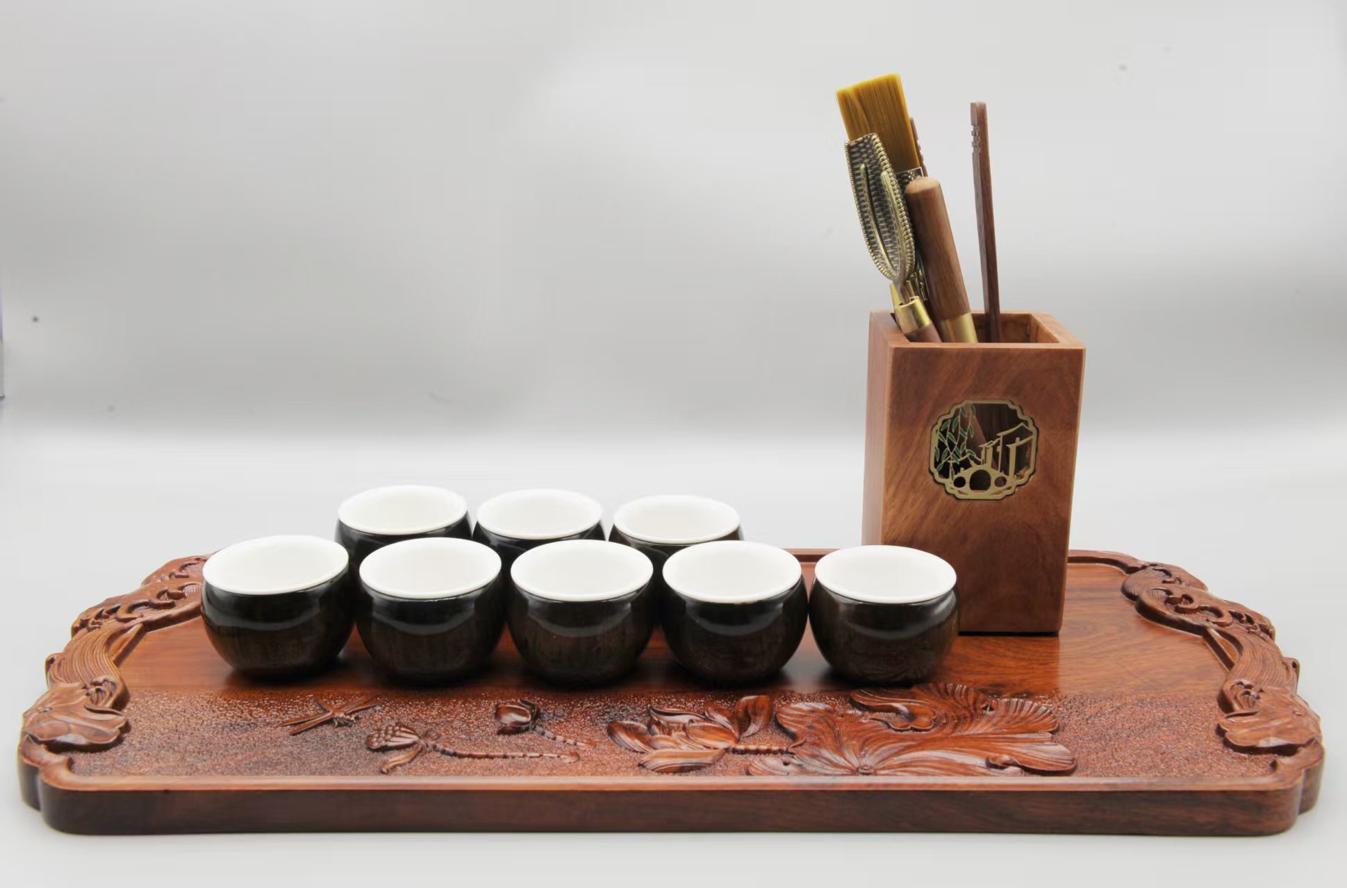 红木浮雕荷花茶盘+茶道六君子+金丝楠木包瓷品茗杯八件套-嘉城艺术交易平台